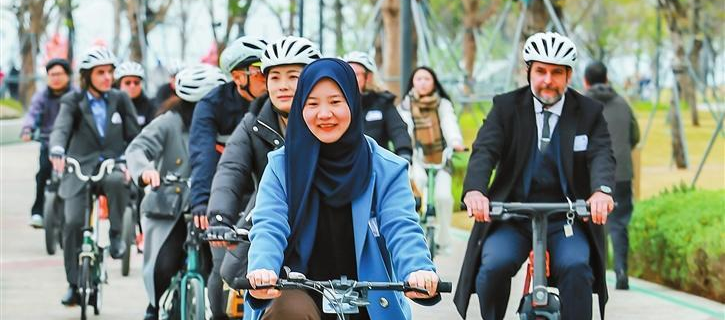 외교 사절 기업인들, 난산에서 교류 행사 개최